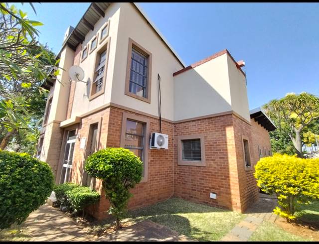 3 BEDROOM TOWNHOUSE FOR SALE IN CASHAN
